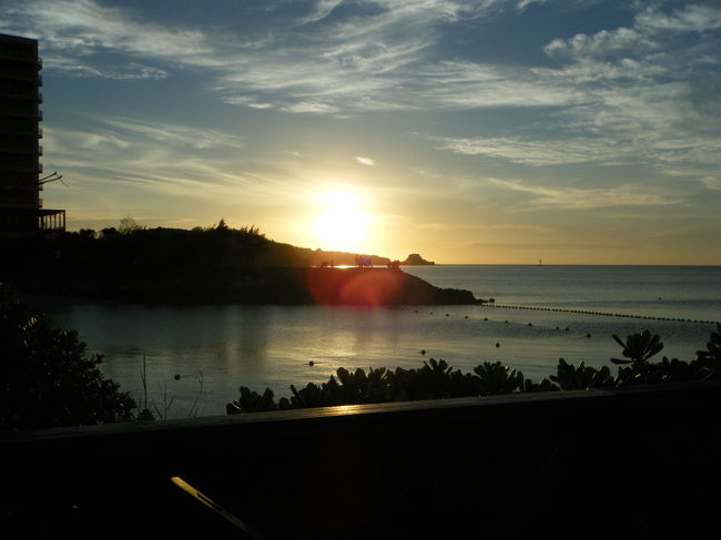 コーラルシービューからみた夕焼けです。この日はだんだん天気がよくなり、きれいな夕日を見ることができました。