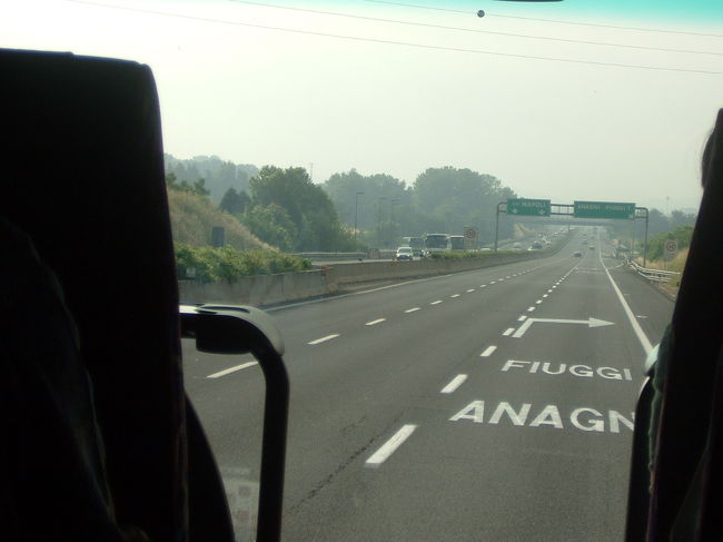 日帰りツアーで、ポンペイの遺跡に向かった。<br />