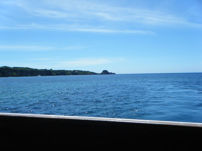 しばらく堪能したら、ホテルに戻ります。そのまま魚を見ても上に上がってもいいとのこと。魚を見ていると酔いやすいので私だけ上に上がり、義母と子供はずっと見ていました。結構魚が見れたようです。<br />薬のおかげと天候にも恵まれ、船酔いはしませんでした。今まで4回くらい乗りましたが、一番穏やかでした。