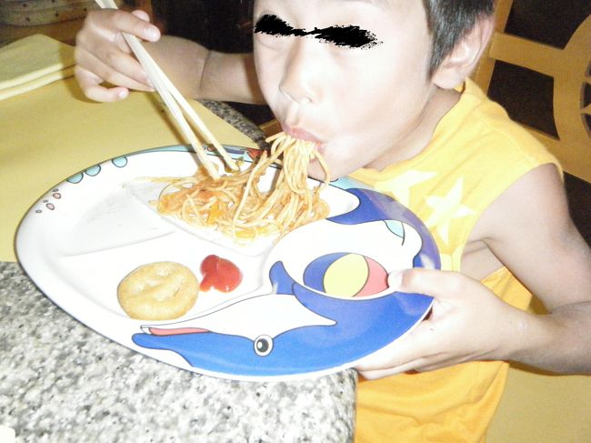 今夜の夕食も事前に6時で予約してあったのですが、もっと遊びたくて7時45分に変更しました。時間が遅かったのもあって、がつがつです。