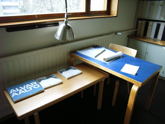 こちらにもデスク。