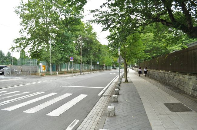 水戸一高の方向へ歩く