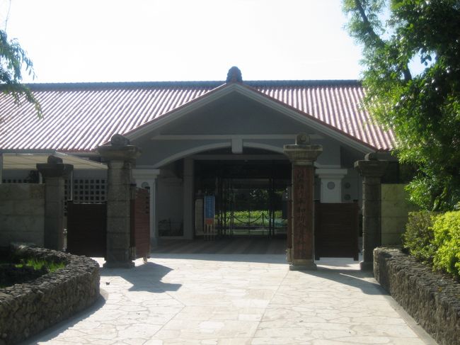 ひめゆり平和記念館では<br />学徒たちの手記や遺留品が展示されています。