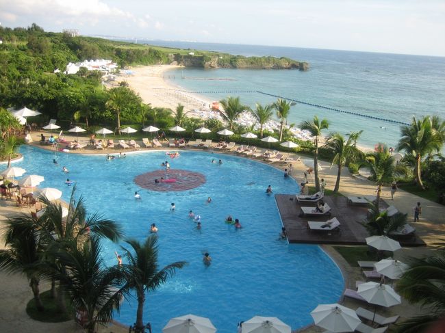 青い海とプール！！<br /><br />泳ぎに行こう〜♪♪