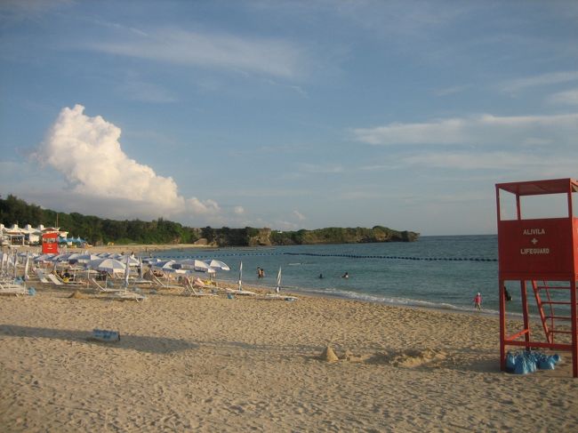 ニライビーチ<br /><br />海の水も温かい♪気持ちいい〜♪