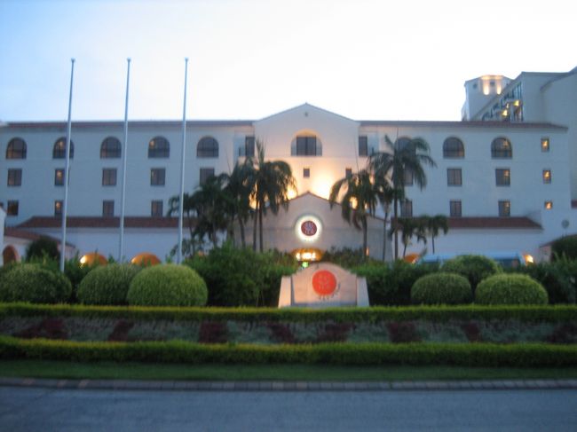 着替えてディナーへ。<br /><br />ホテルの外に食べに行きます♪