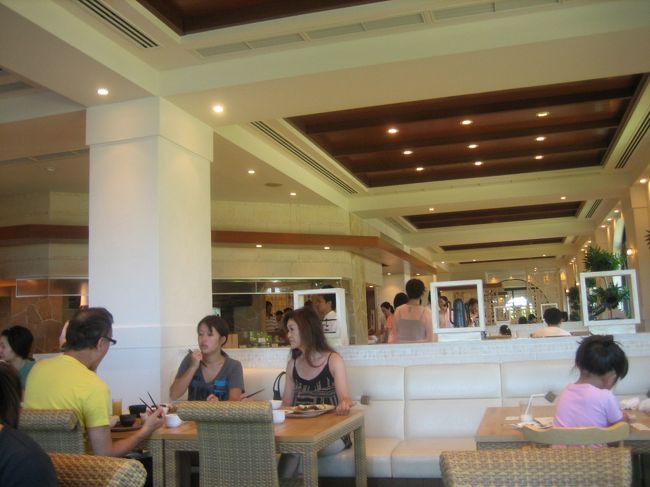 朝ごはんは3会場から選べます。<br /><br />HANAHANAでの和洋ビュッフェにしました。