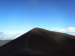 ついでにマウナケア山頂へ。
標高は富士山を越える4205m。
そのギリギリまで車で来れるというのもすごい話です。
