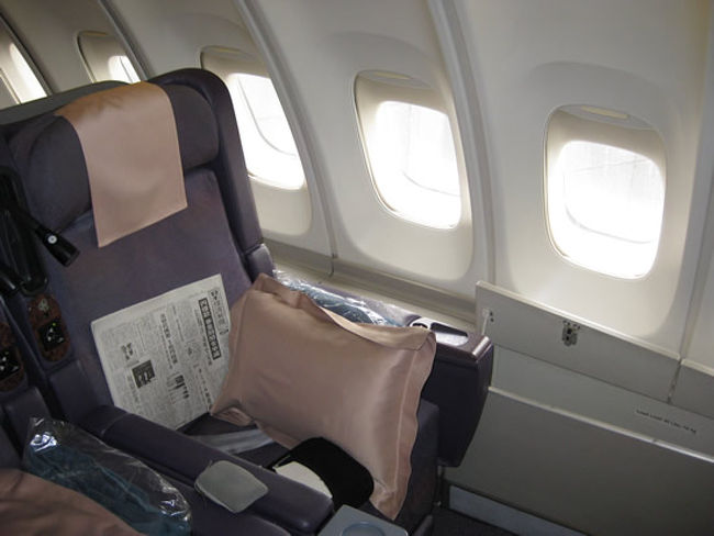 SQビジネスクラス<br /><br />2階席の1番前の席にしました。