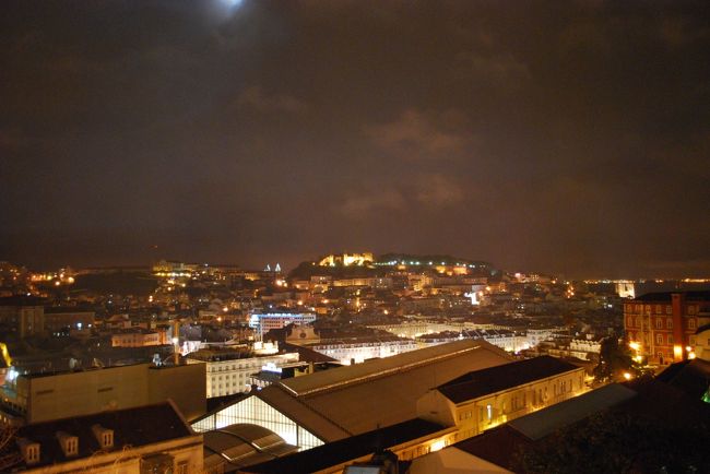 夕暮れ前とはずいぶん雰囲気が変わりました。