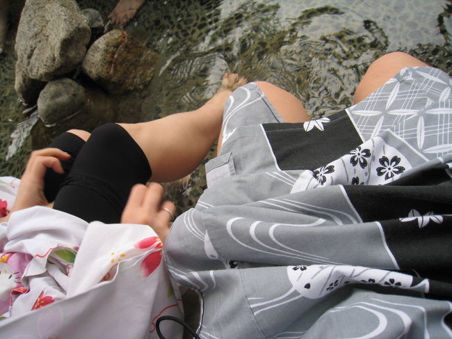 足湯でまったり。