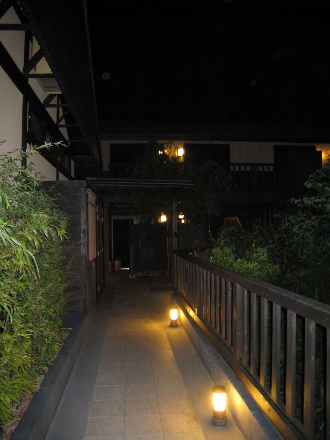 食事処までの道。