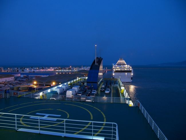 海と空が溶け合って何とも言えない空気感です。