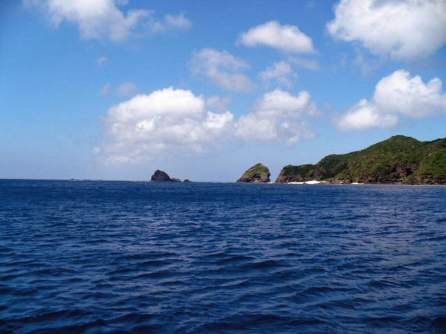 毎日雨マークの予報だったのに　今回は良いほうに天気予報外れました。<br /><br />「そろそろ夏の海だねっ！」と海が大好きなイントラさんも嬉しそうでした。<br /><br />「ところで１本目のポイントは深場に行くからねっ。アンカー１０ｍくらいに打ってあるから潜降素早くして即集合即移動ね。」<br /><br />・・・そう聞いてひよこダイバーは不安モードに突入してしまったのでした。