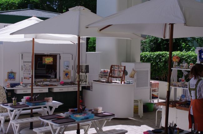 手作り工房。<br /><br />キャンドル、砂絵、シーサーなどが作れます。<br />長期滞在するなら、やってみたい。<br /><br />しかし今回は弾丸なので残念。<br /><br />ちなみに同じツアーのメンバーは、ホテルから車で５分ほどでガラス玉を作れる工房がありそこで、アクセサリーなどをつくってました。