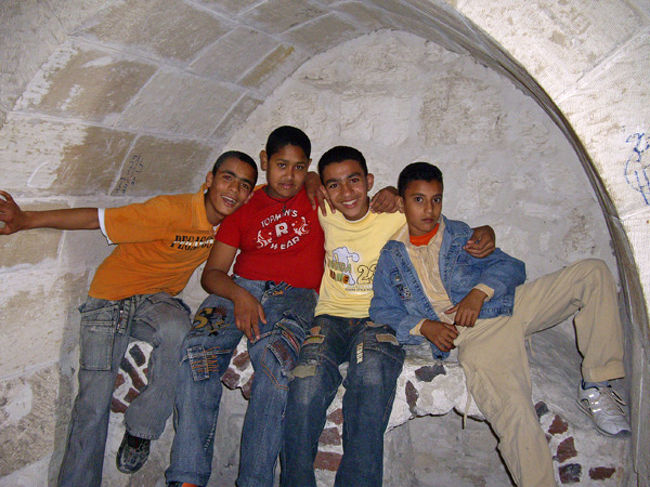 のんびり要塞の写真撮りたいけれど、絡んでくるので・・・・<br /><br />見せてあげるとすっごく喜んでいたなぁ。