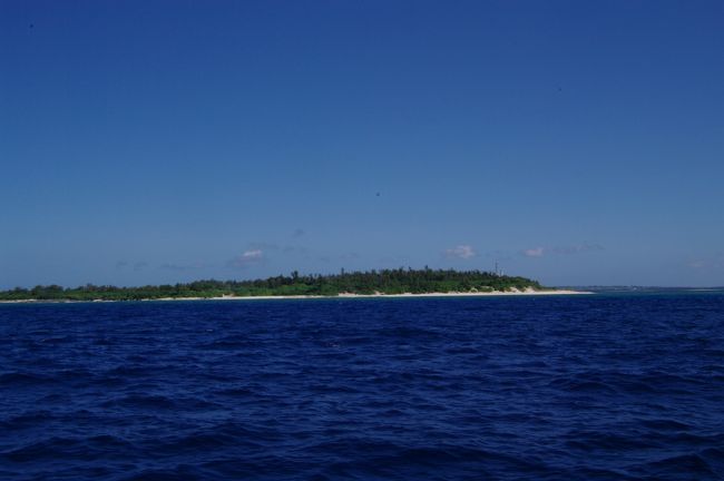 途中に島が見えてきました。<br />クロワッサンアイランドというそうです。<br /><br />