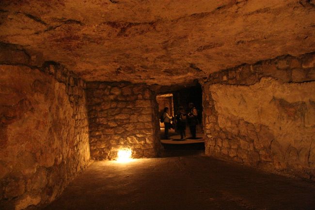 他の観光客ですが実際は見えませんでした、話し声でなんとなくそこにいるのは分かってましたけど。