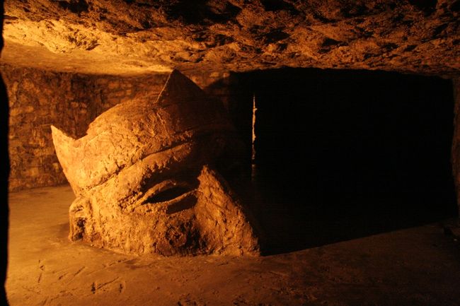 地下迷宮内で撮影、どの写真も結構明るく写っているように見えますが、実際はかなり暗いです。ISO3200の高感度モードとスローシャッターで撮影しました。