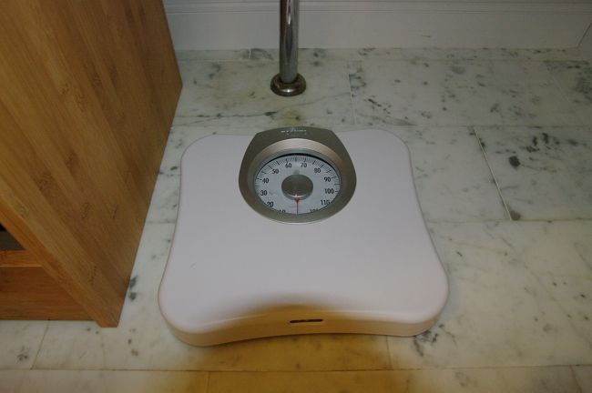 体重計。<br /><br />うれしいような、乗りたくないような・・・。<br /><br />