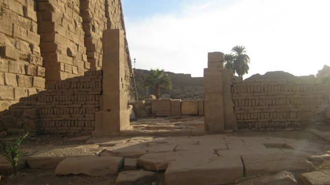 石が積み重なってるのがよくわかります。