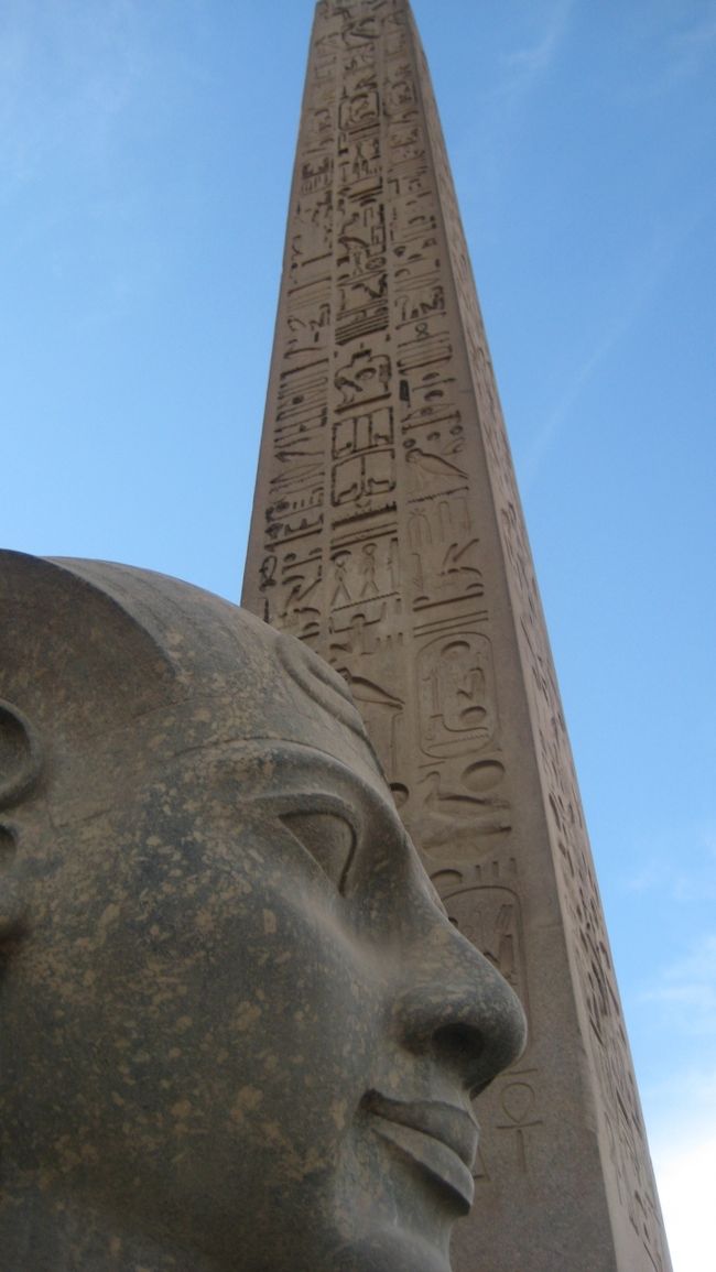 ルクソール神殿<br /><br />カルナック神殿の副殿<br /><br />ＬＥ４０　学生ＬＥ２０<br />６時〜２１時