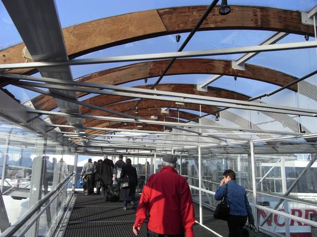 船に乗り込みます。