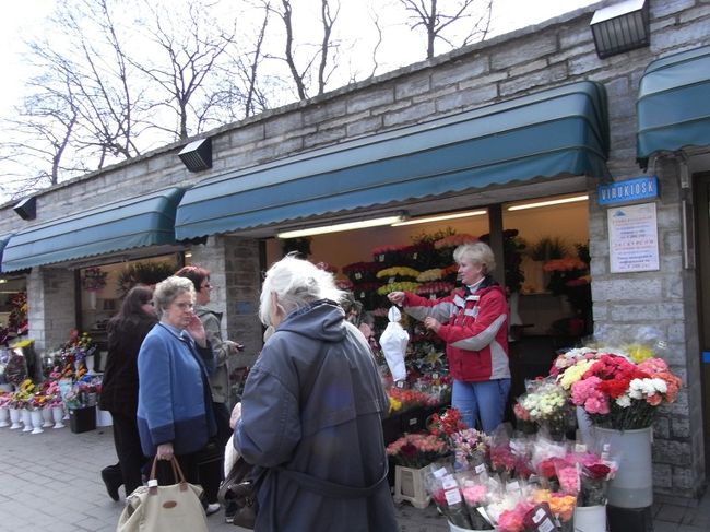 どの町でもお花屋さんは綺麗で目につく。