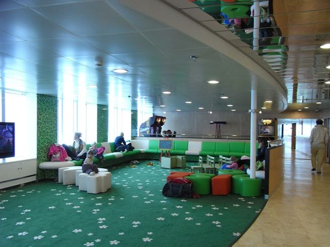 子供のプレイルーム。カラフルでかわいらしい。