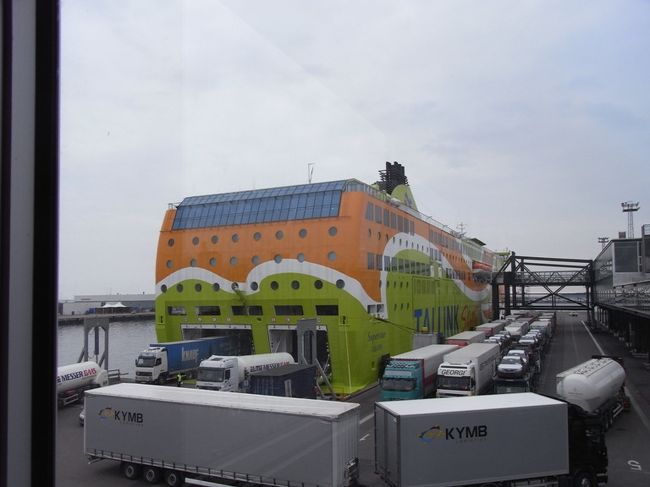 乗っていたのはこのフェリー。やはり大きい。