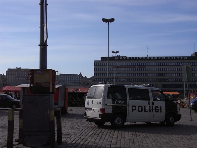 ハカニエミ・マーケットホール前の広場。