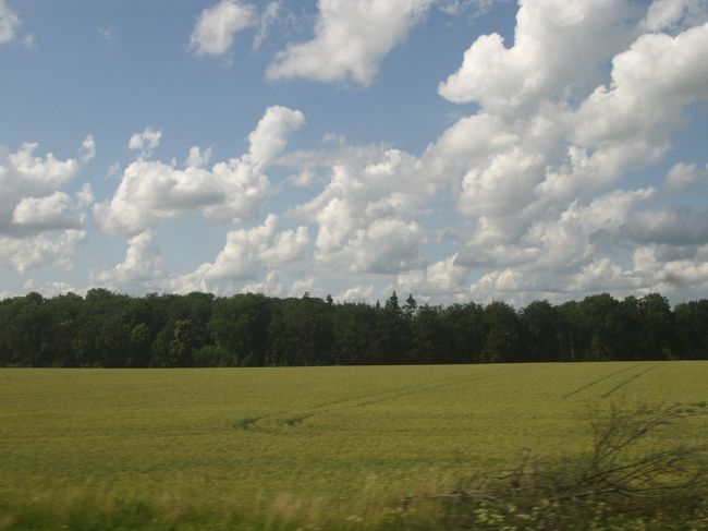 こんな景色の中を列車は走り抜けていきました。