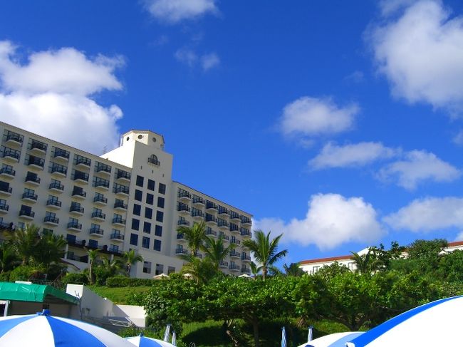 空は青いっスよ！<br />真夏の青空っスよ！！<br /><br />ああ、この空の下、空色を写した海の中・・・←詩人だなぁ・・ww