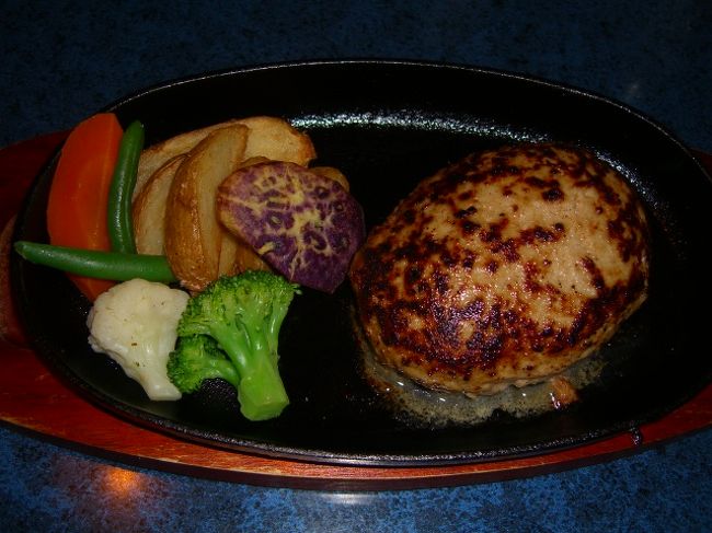 2度目の「島風」では、夫は伊勢えびのウニ焼き・私は島豚のハンバーグ。<br />おいしゅうございました。<br />クーポンを出して、貰ったものは、紅芋プリンでした。