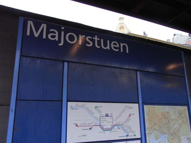 マヨルストゥエン(Majorstuen)駅に到着。