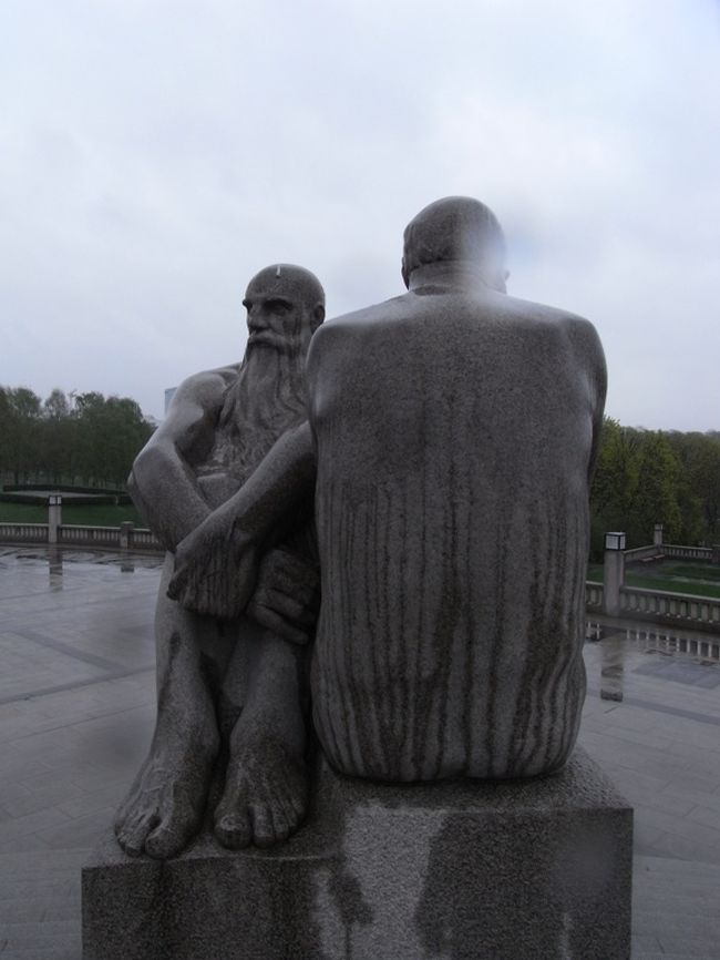 考える人みたいな感じかな。