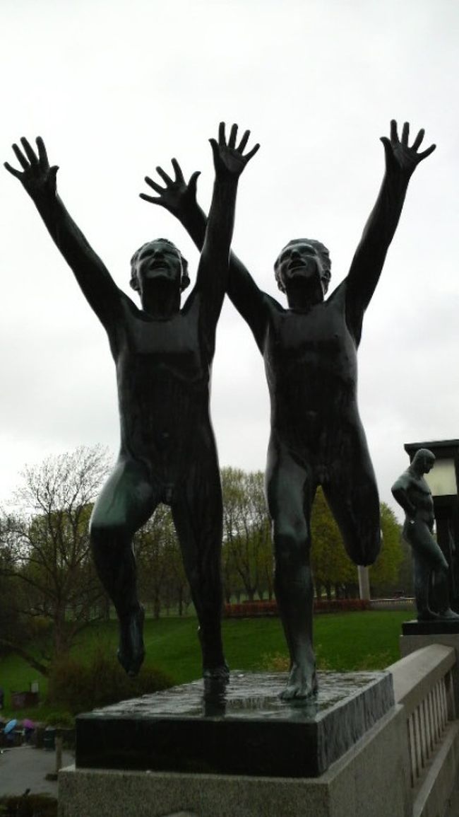 やったー。空まで手が届きそう。