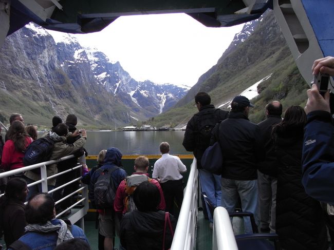船の終着港が見えてきました。