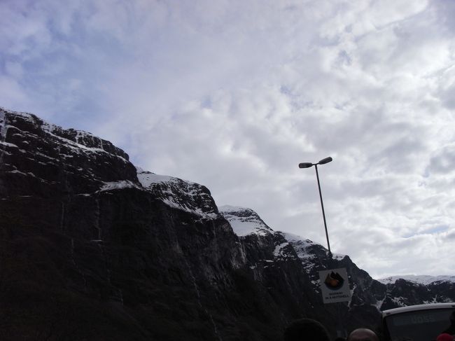 グドヴァンゲンに到着。ここからバスに乗り換える。