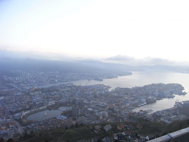 山頂に到着。山の上からの眺めはきれい。