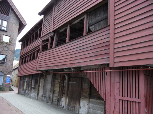 木造の建物が立ち並ぶブリッゲン。13世紀にはハンザ同盟のドイツ商人たちの居留地だった場所。