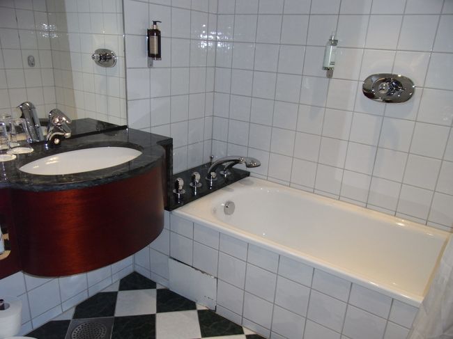 お風呂も素敵な感じ。