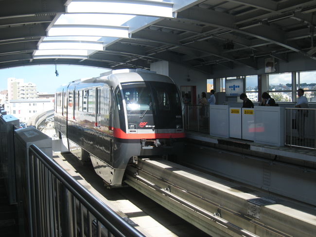 那覇空港駅からゆいレールで首里駅へ<br /><br />ゆいレール発着時のメロディは沖縄民謡だそうですが、<br />オルゴールのような音なのでよくわからず。
