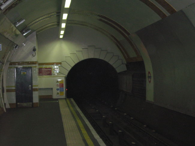 トンネルもこんなに小さいのです。