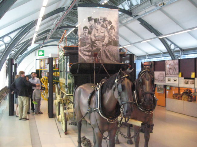 ロンドン交通博物館でこのような馬車の時代から・・・