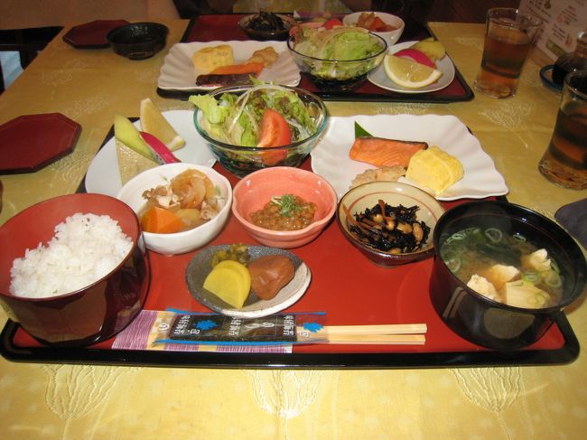 ＜４日目＞<br />とうとう最終日です。早朝の船で石垣島へ戻り<br />そのまま空港へ向かいます。<br /><br />朝ごはんは今日もおいしかったですが、これを<br />食べ終わったら帰らなきゃいけないのか・・・と<br />思うと泣きそうでした。<br />っていうかちょっと泣いてました。<br /><br />絶対また来よう！