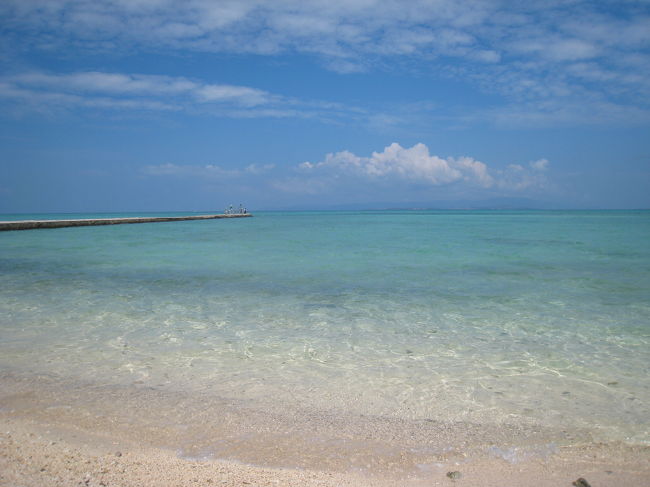 西桟橋です。<br />夕方にはここで見事な夕日が見られますよ。<br /><br />私たちは午前中、ほとんど人がいない時間に来て<br />ぼ〜っとするのがお気に入りでした。<br />ヤドカリを眺めてただけで何時間もたってたり。<br />