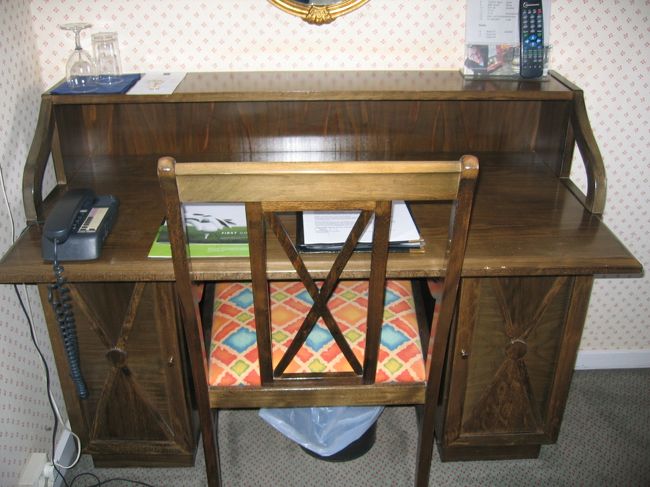 部屋にはこんな机もありました。