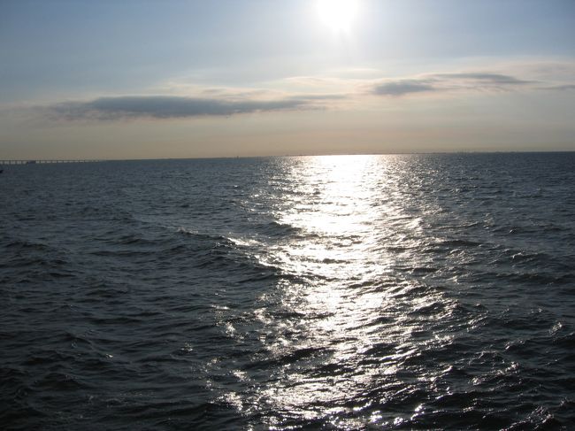 日が沈んでいきます。<br />この夕暮れを見るために、この時間にきました。