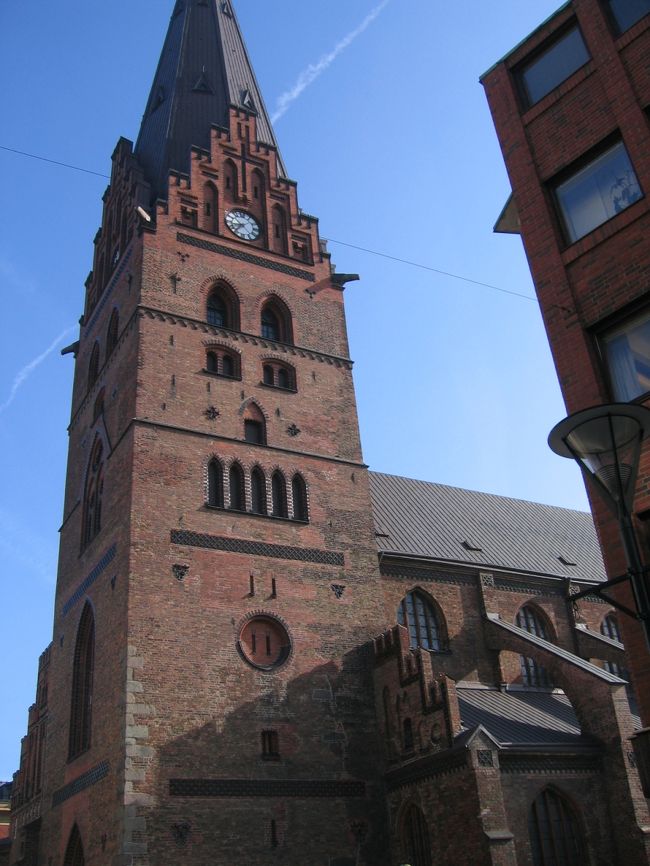 翌朝も快晴。<br />ホテルを出発して駅に向かいます。